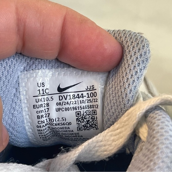 Nike Air Max 90 White and Pink Sneakers Size 11C Athletic Sneaker Retro - Picture 5 of 9